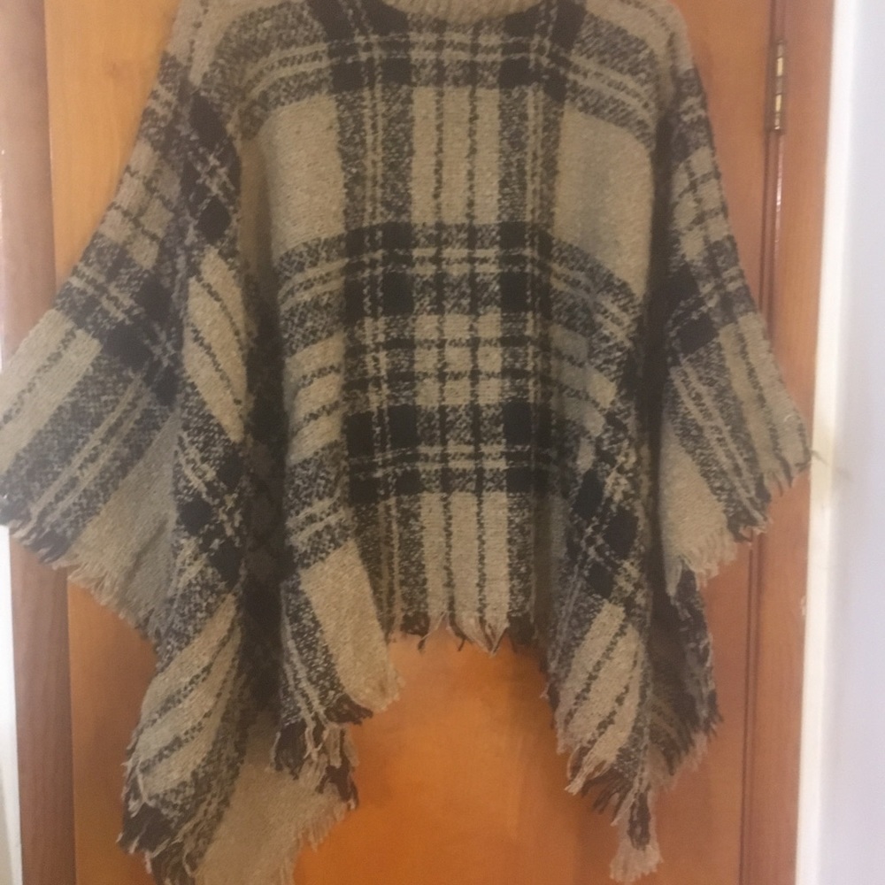 NWOTš„Heavyweight Mocha Stripe Plaid Turtleneck Poncho - Picture 2 of 3